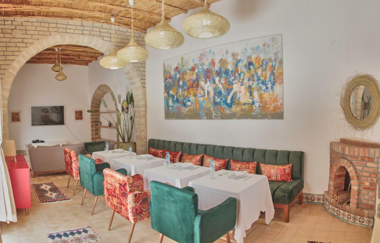 Riad Borj El Baroud As-Sawíra Exteriér fotografie