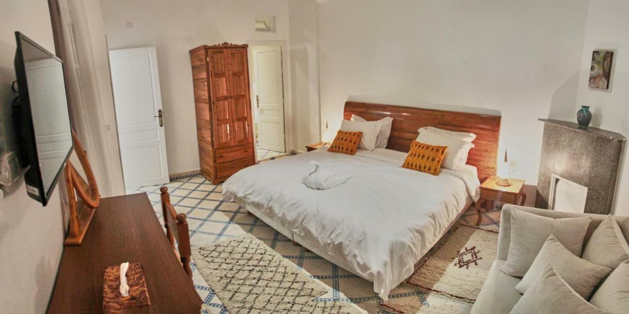 Riad Borj El Baroud As-Sawíra Exteriér fotografie