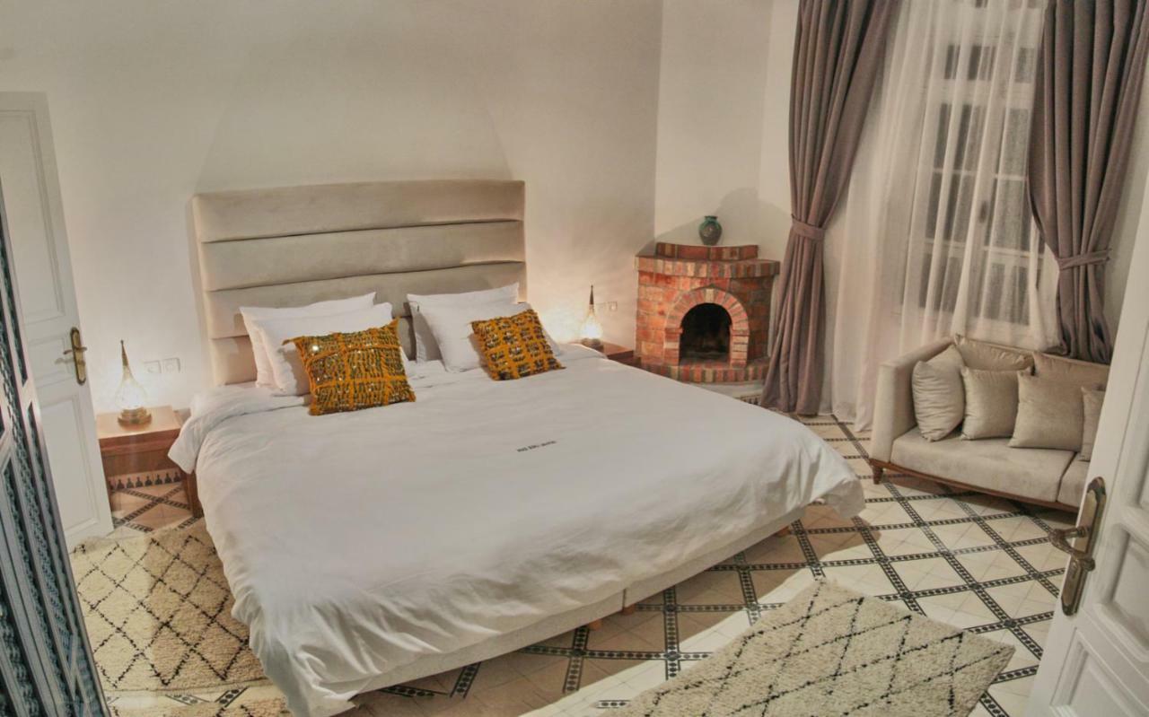 Riad Borj El Baroud As-Sawíra Exteriér fotografie
